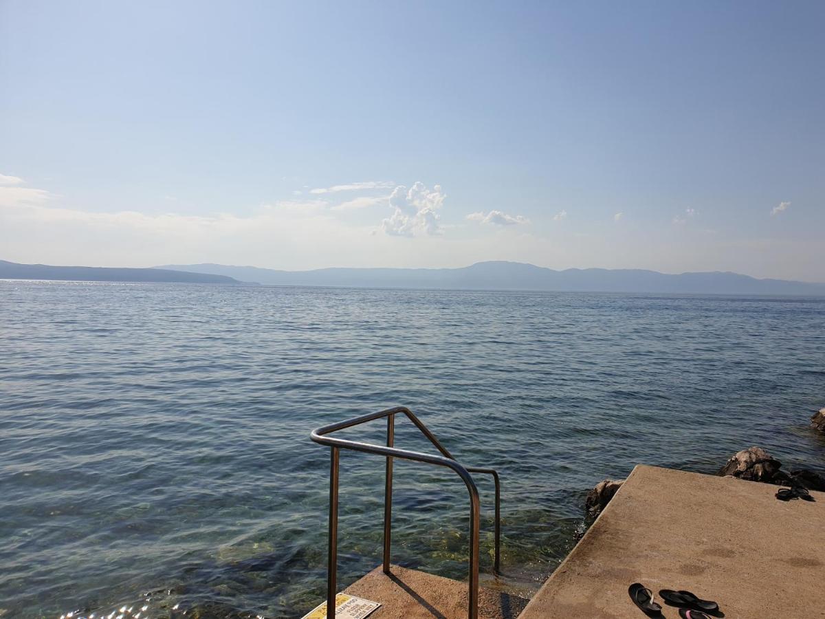 Apartman A7 Njivice Buitenkant foto